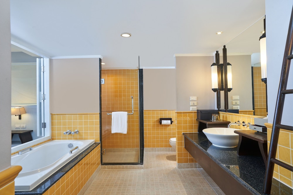Room, 2 Twin Beds, Balcony - Photo 9