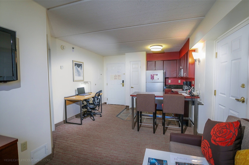 Suite, 1 Bedroom photo 3