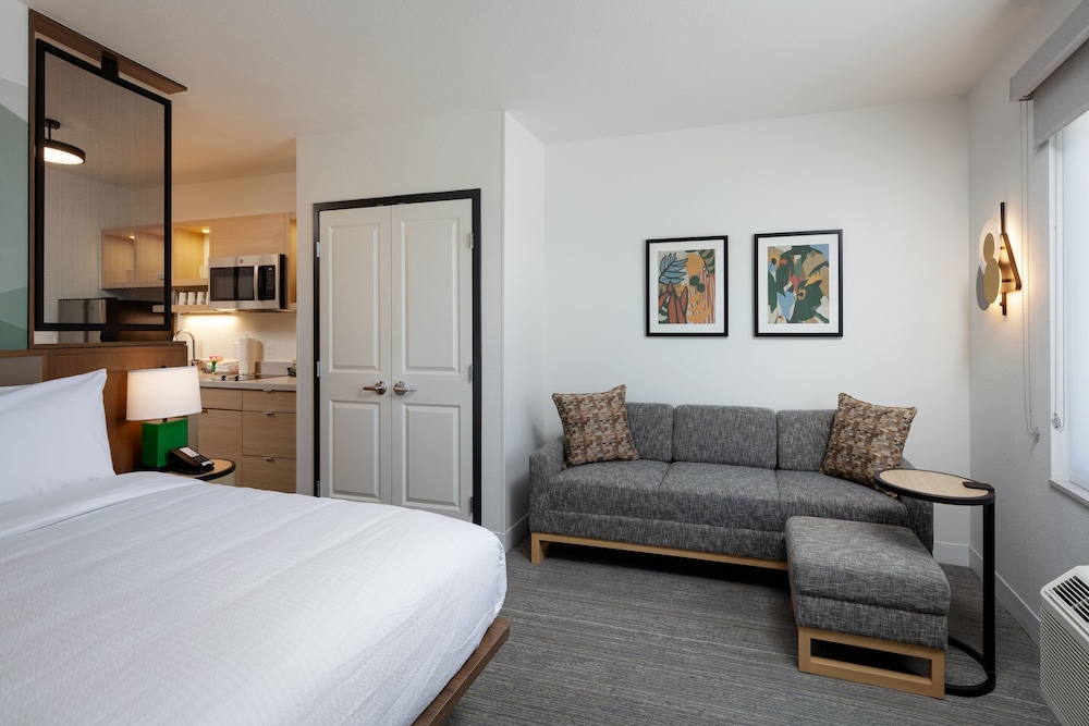 Studio, 1 King Bed (Hearing Accessible) - Photo 4