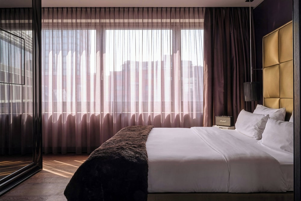 Presidential Suite, 1 King Bed, Courtyard View