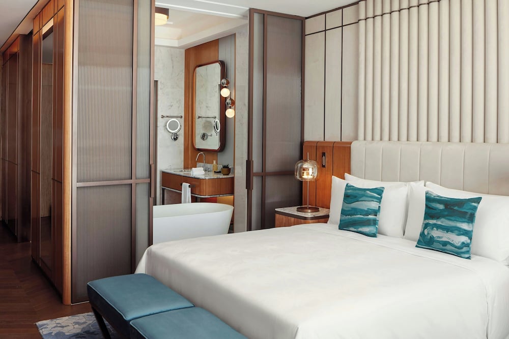 Deluxe Room, 1 King Bed