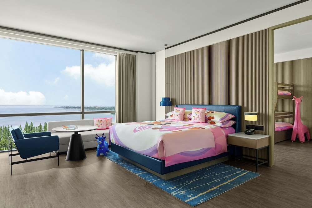 Deluxe Suite, 2 Bedrooms, Lake View
