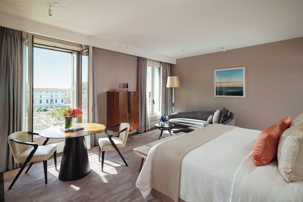 Grand Canal View Room