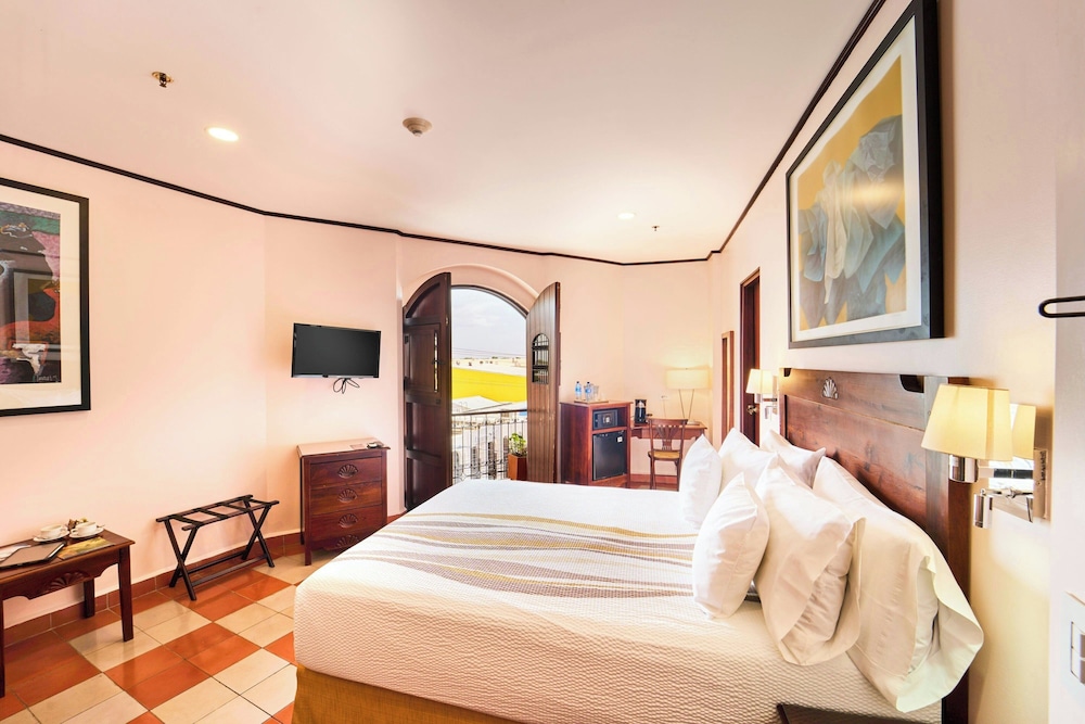 Room, 1 Queen Bed, Balcony photo 1