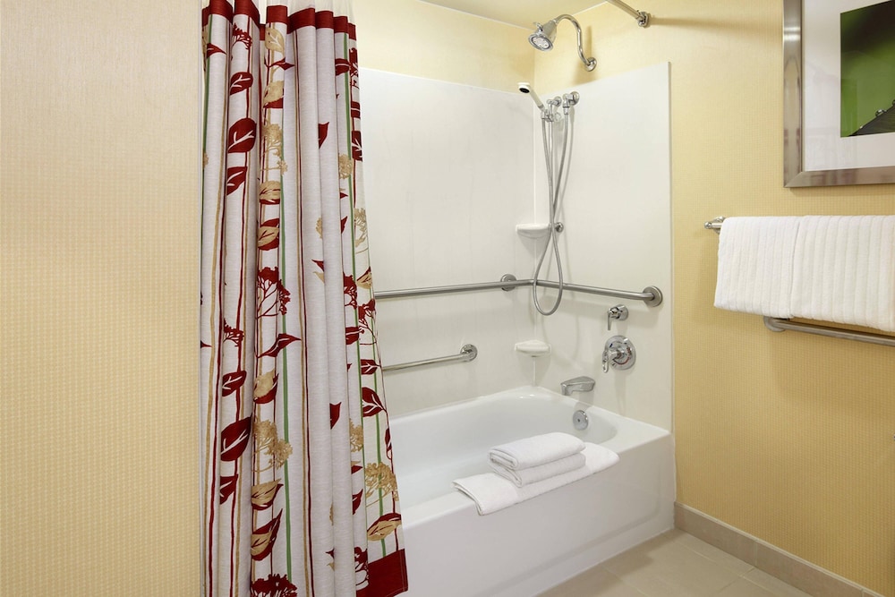 Room, 2 Queen Beds - Photo 5