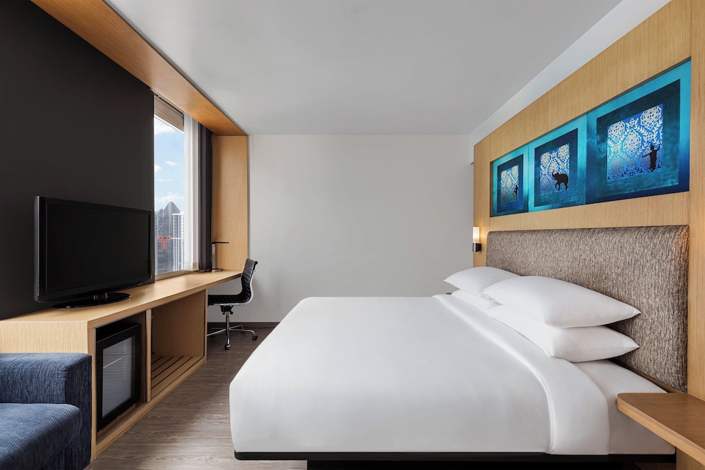 Chic, Loft, 1 King Bed photo 1