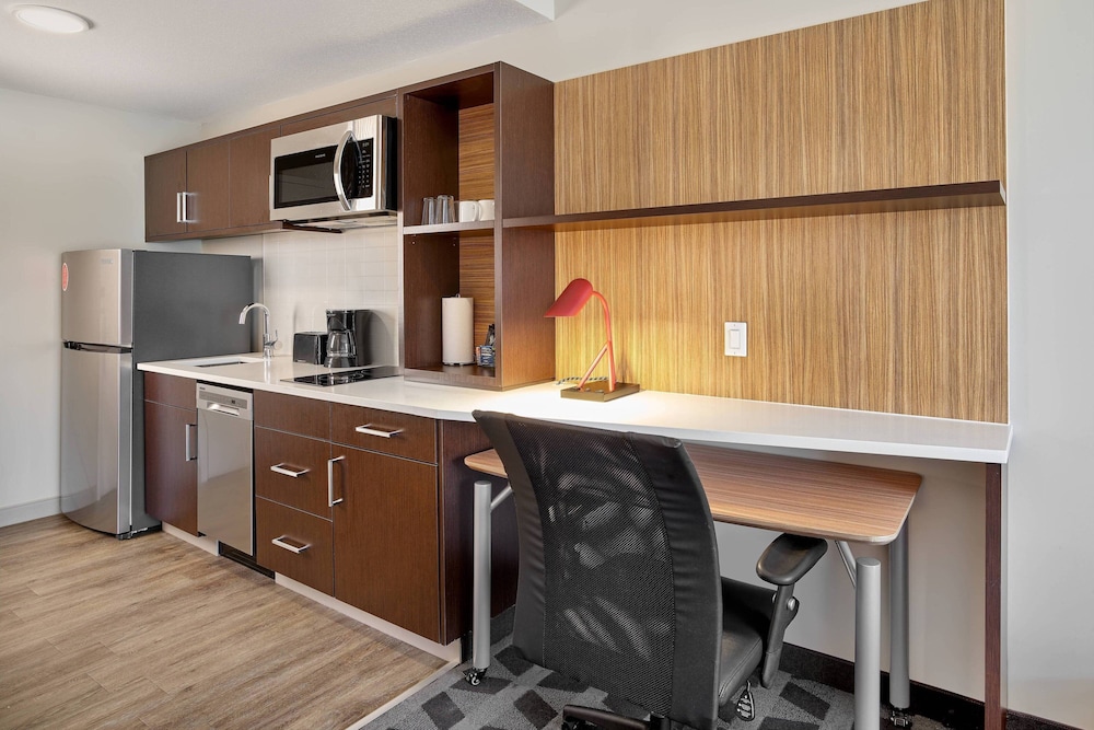 Suite, 1 Bedroom - Photo 4