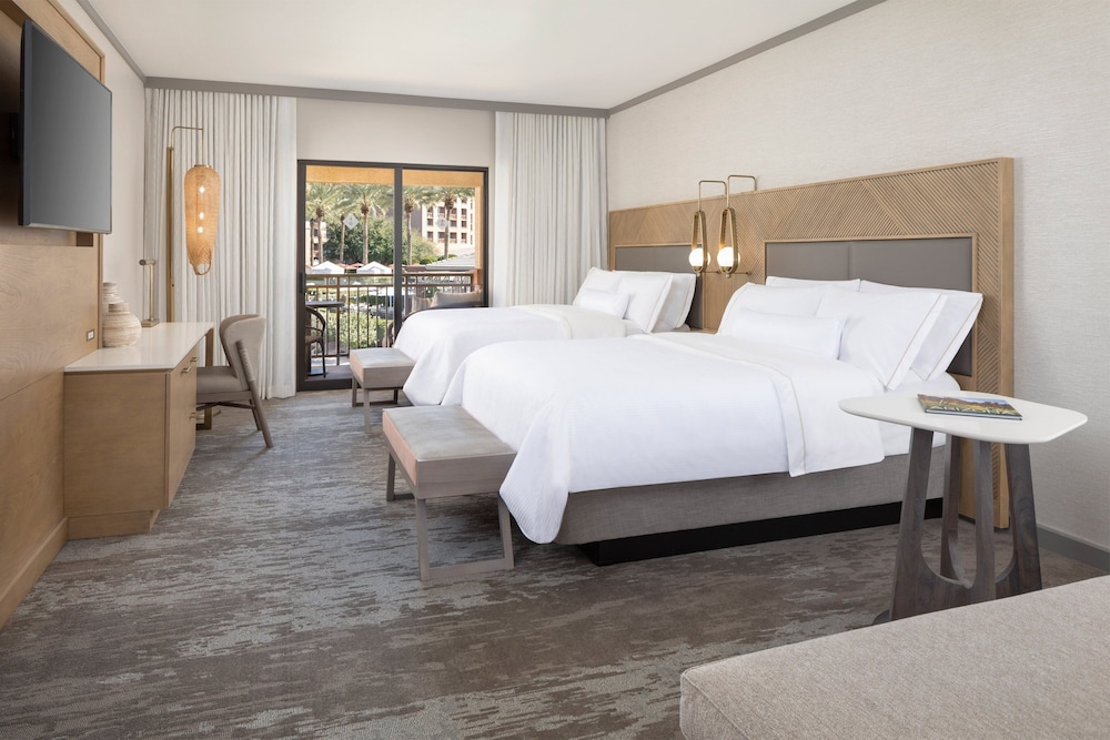 Deluxe Room, 2 Queen Beds, Pool View - Photo 1