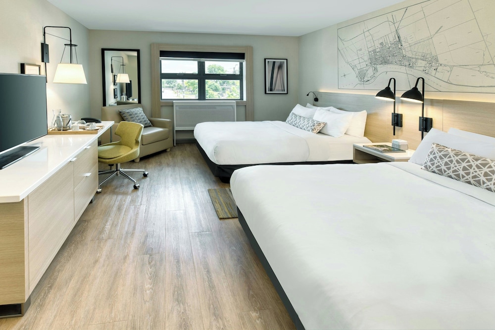 Room, 2 Queen Beds photo 1