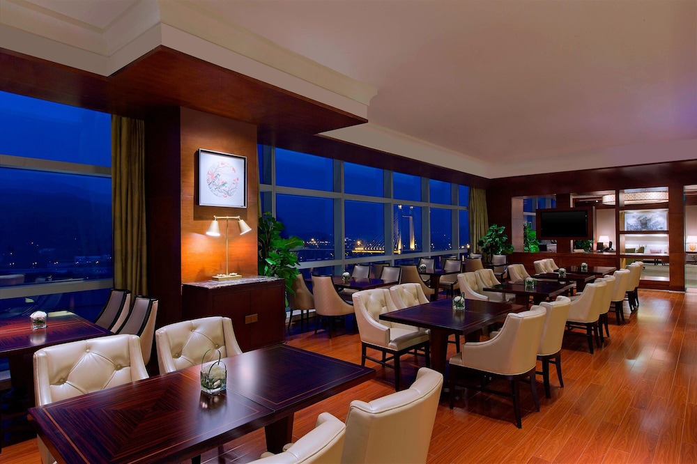 Club Room, 2 Double Beds - Photo 5