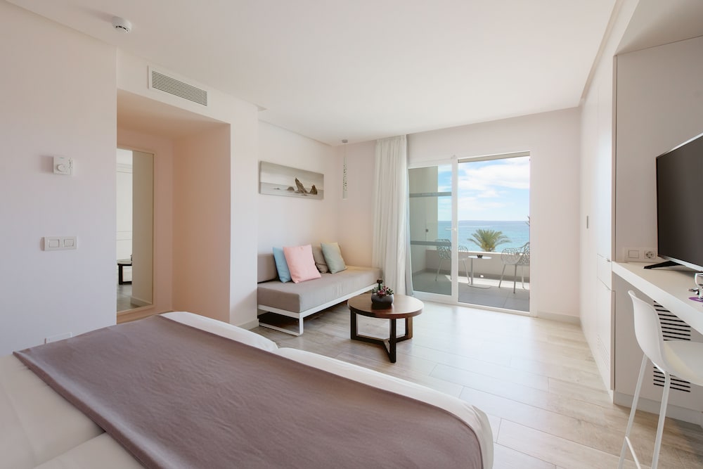 Family Triple Room, Terrace photo 2