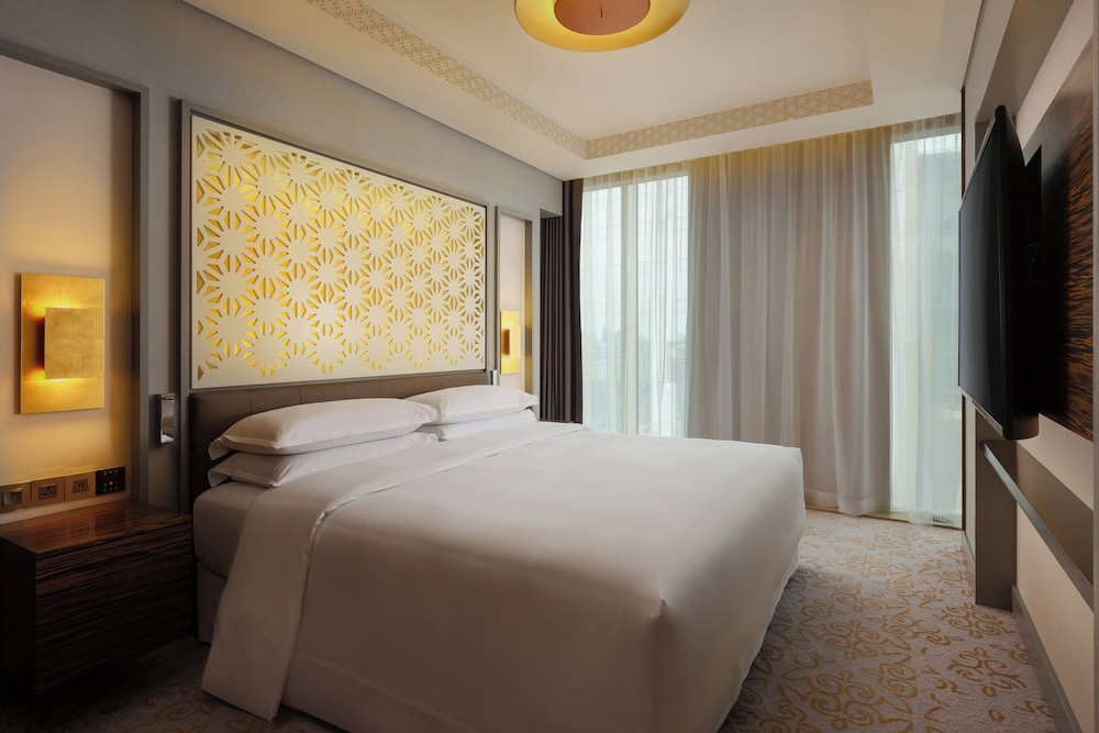 Club Suite, 1 King Bed photo 3