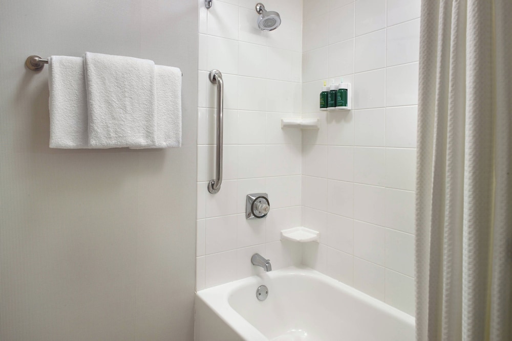 Suite, Multiple Beds - Photo 4