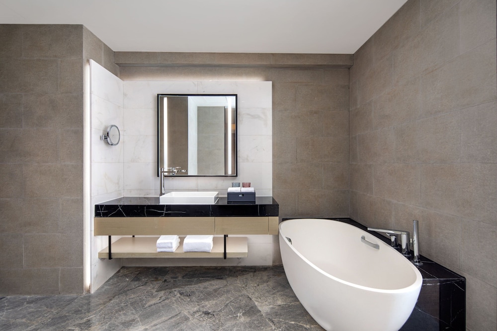 Classic Suite, 1 Bedroom - Photo 3