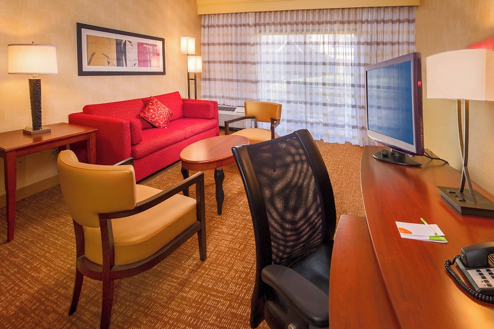 Suite, 2 Double Beds - Photo 4