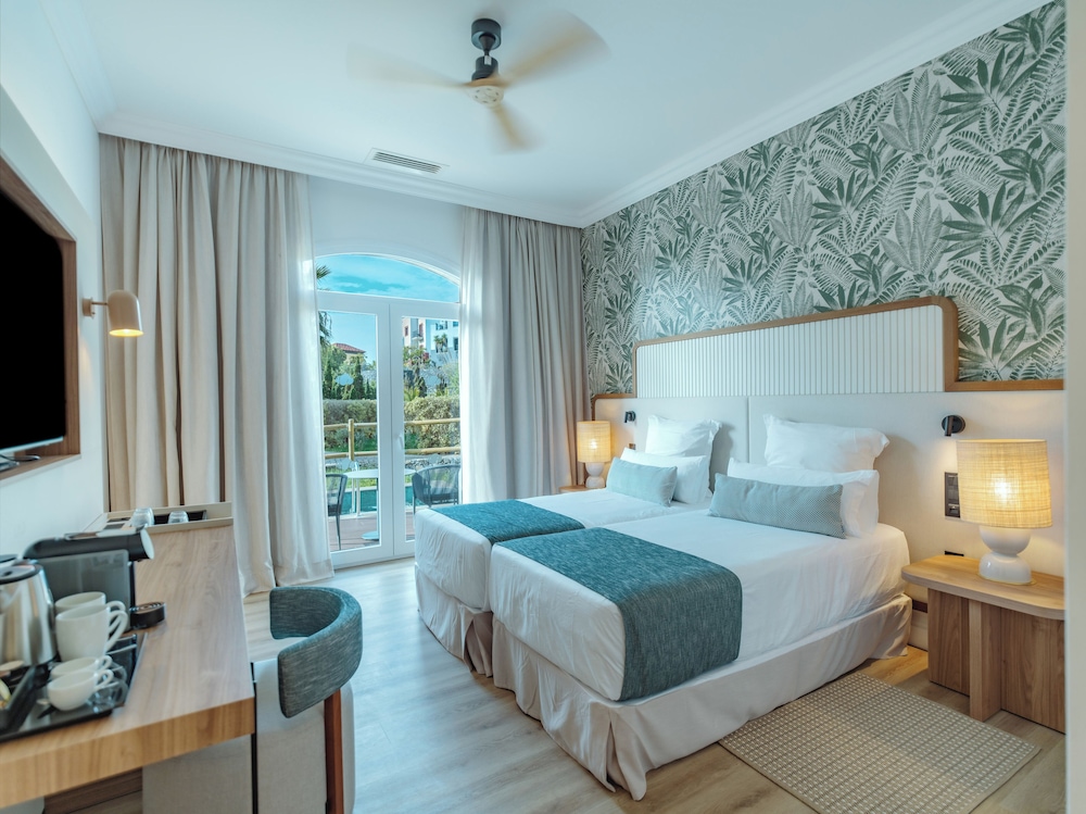 Double Room, Pool Access (Preferred Club)
