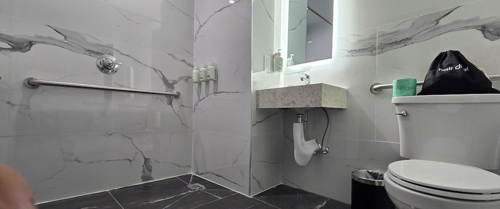 Ramada By Wyndham Brooklyn Empiry Blvd, Zdjęcie 3