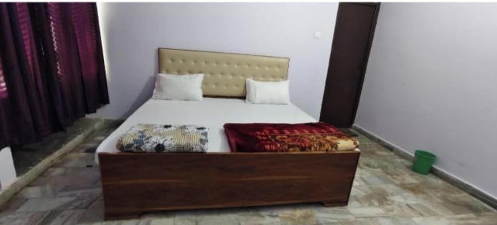 Basic Double Room