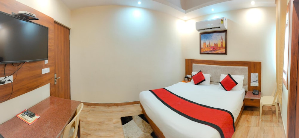 Executive Room - Photo 1