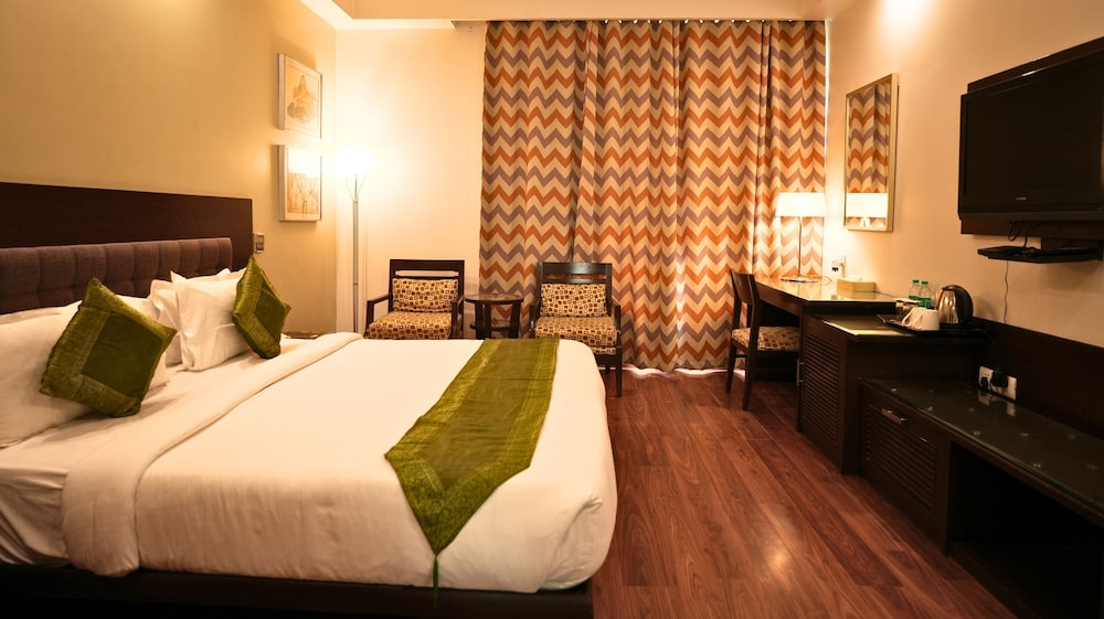 Premium Double or Twin Room - Photo 7