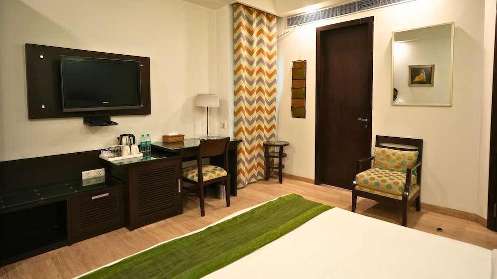 Deluxe Double or Twin Room - Photo 13