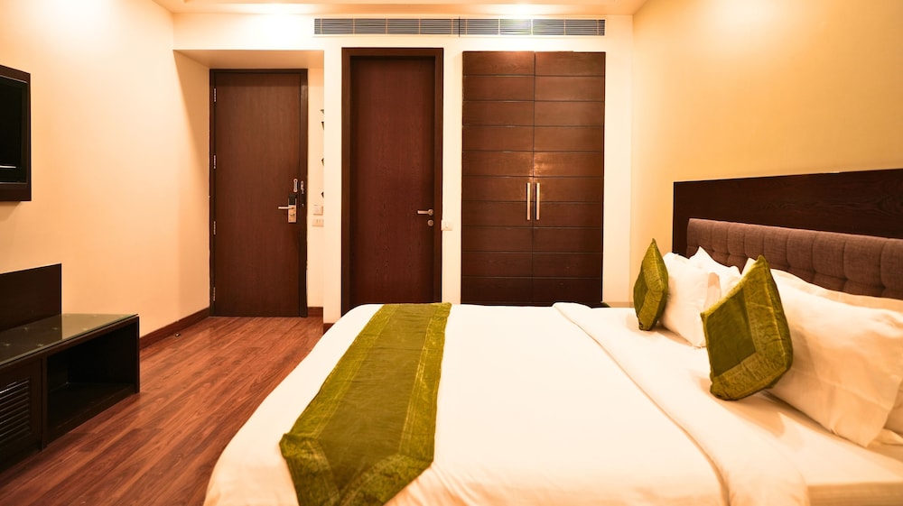 Premium Double or Twin Room - Photo 6
