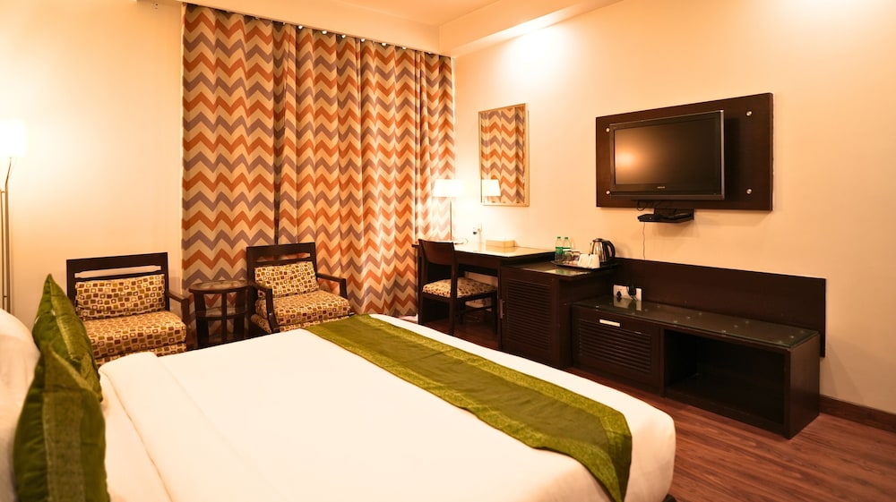 Premium Double or Twin Room - Photo 9