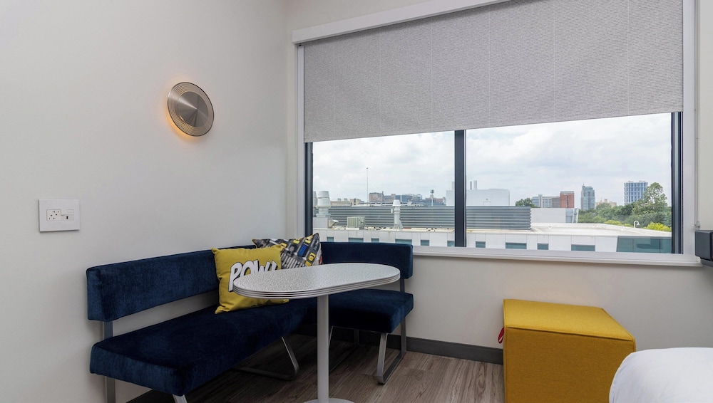 Standard Room, 2 Queen Beds (Hearing Accessible) - Photo 3