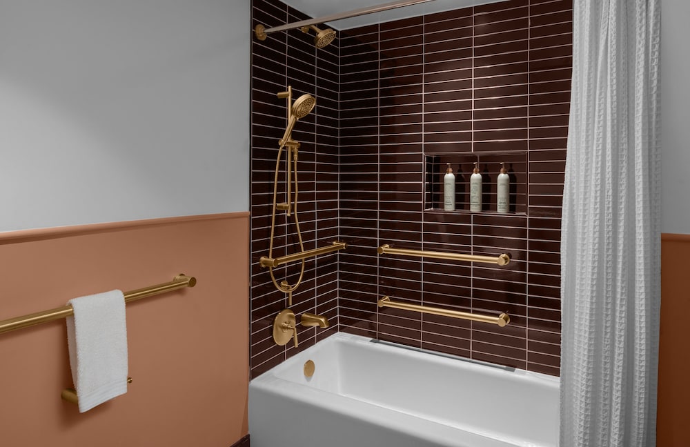 Queen Room with Two Queen Beds and Roll-in Shower - Mobility and Hearing Accessible thumbnail 5