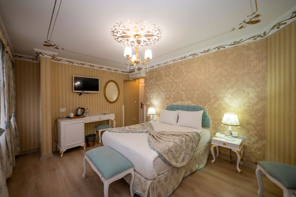 Superior Double or Twin Room photo 3
