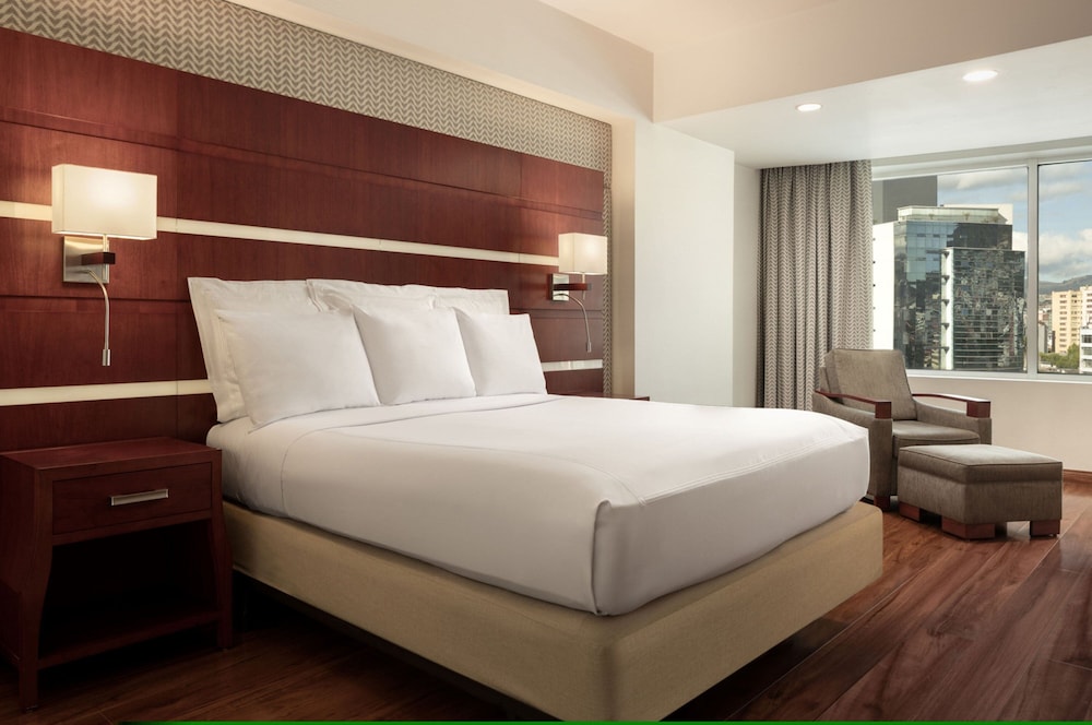 Suite, 1 King Bed, Terrace (City View) - Photo 10