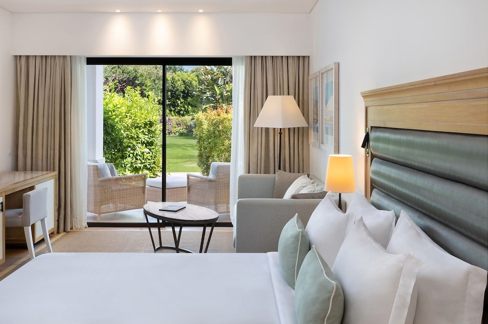 Junior Suite, 1 Queen Bed thumbnail 6
