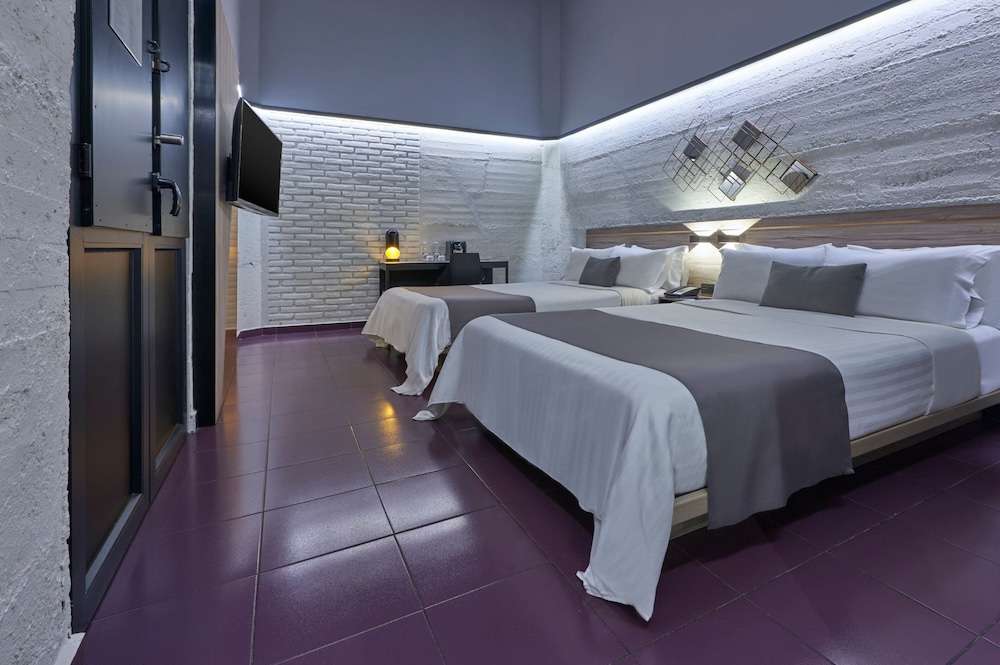 Suite, 2 Queen Beds