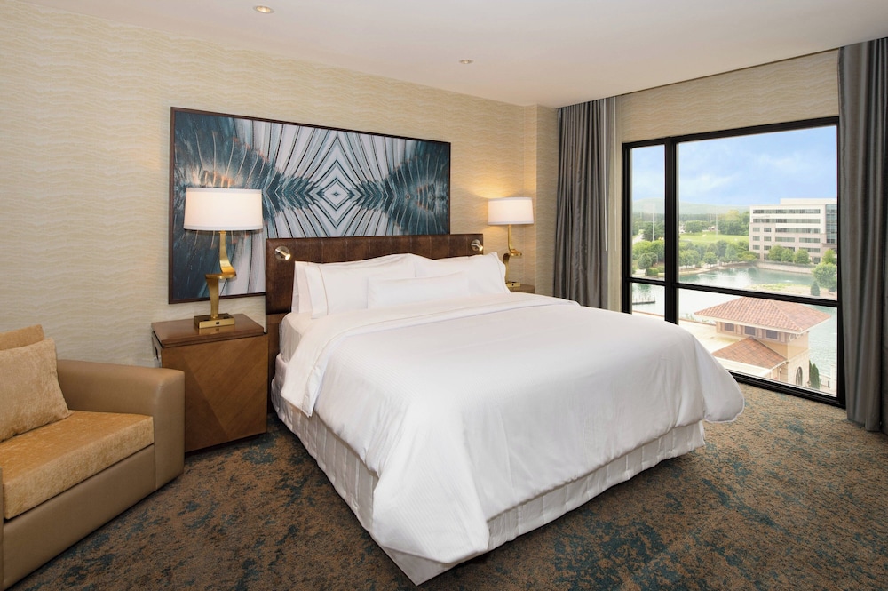 Suite, 1 Bedroom - Photo 3