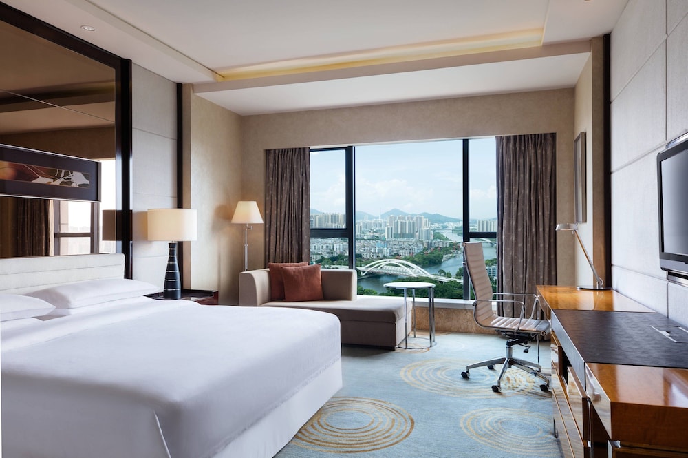 Room, 1 King Bed, River View - Photo 3