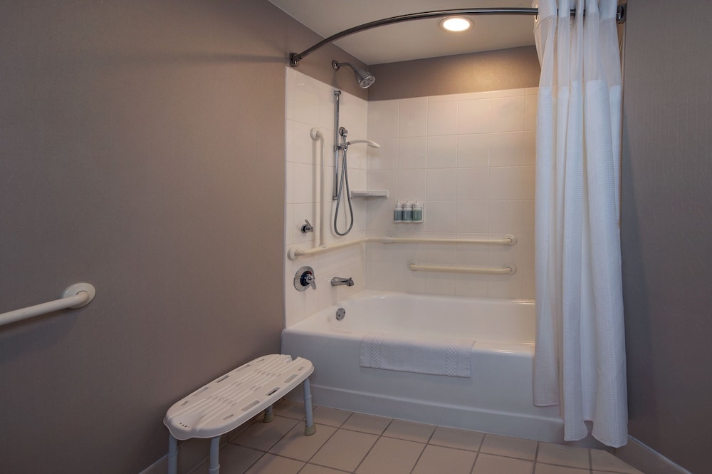 Suite, Multiple Beds - Photo 10