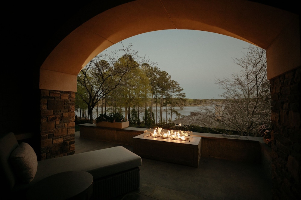 Executive Suite, 1 Bedroom, Terrace (Fireside) - Photo 4