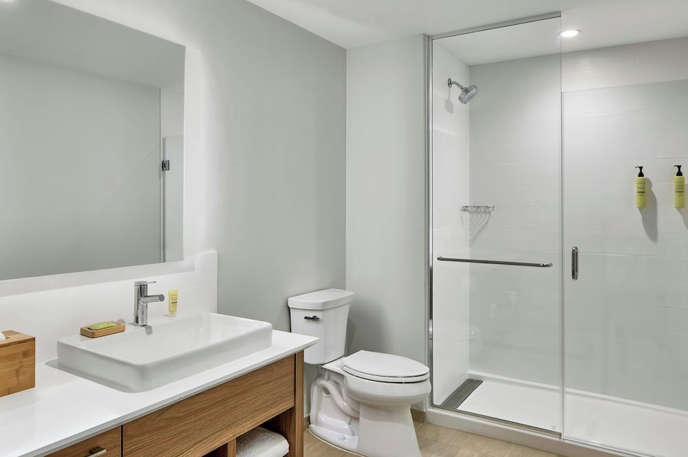 Suite, 1 Bedroom - Photo 6