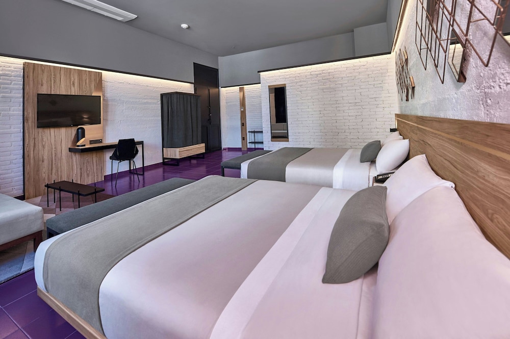 Suite, 2 Queen Beds