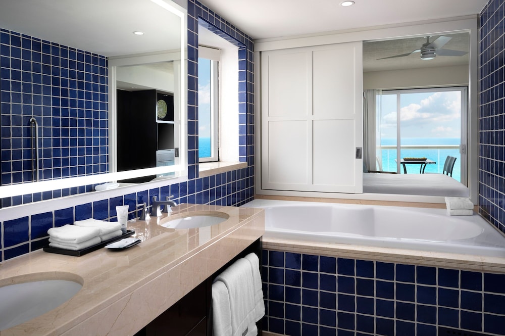 Villa, 1 Bedroom, Balcony (Oceanfront) - Photo 6