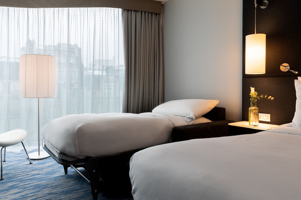 Room, 1 King Bed, City View