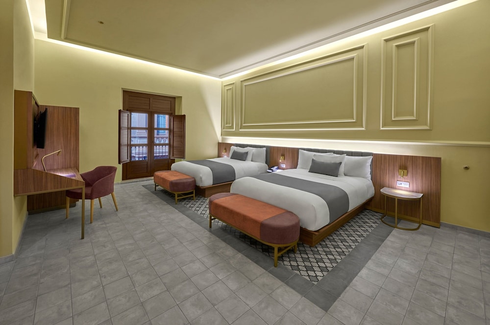 Room, 2 Queen Beds, Balcony