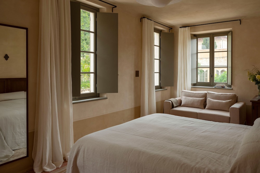 Room, 1 King Bed, Non Smoking - Photo 7