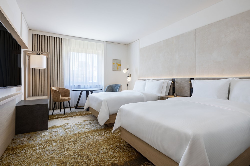 Deluxe Room, 2 Twin Beds - Photo 1