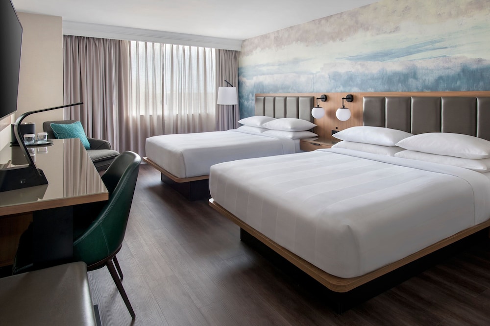 Club Room, 2 Queen Beds - Photo 1