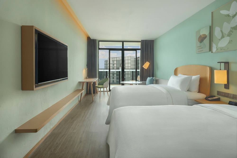 Superior Room, 2 Double Beds, Balcony, City View photo 1