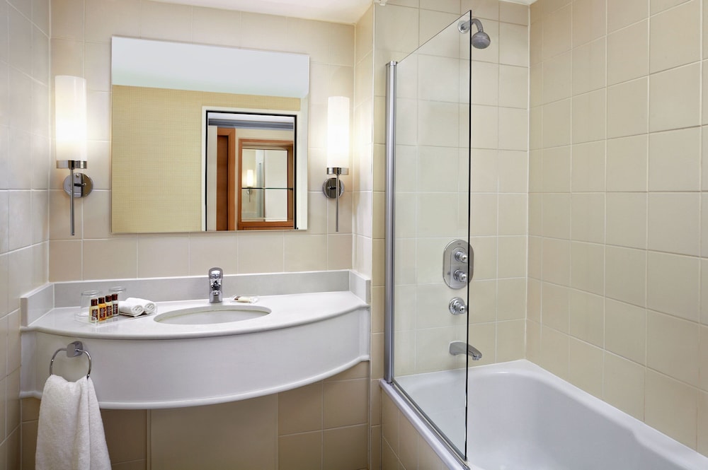 Executive Room, 2 Twin Beds thumbnail 6