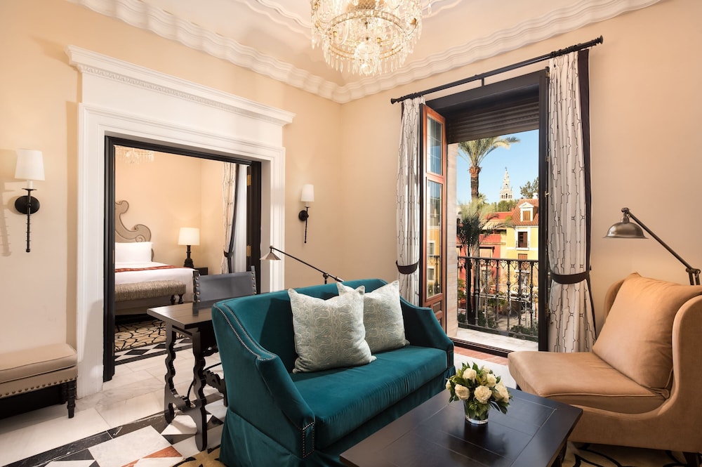 Deluxe Suite, 1 Bedroom, City View