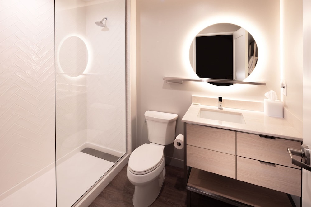 Suite, 1 Bedroom - Photo 5