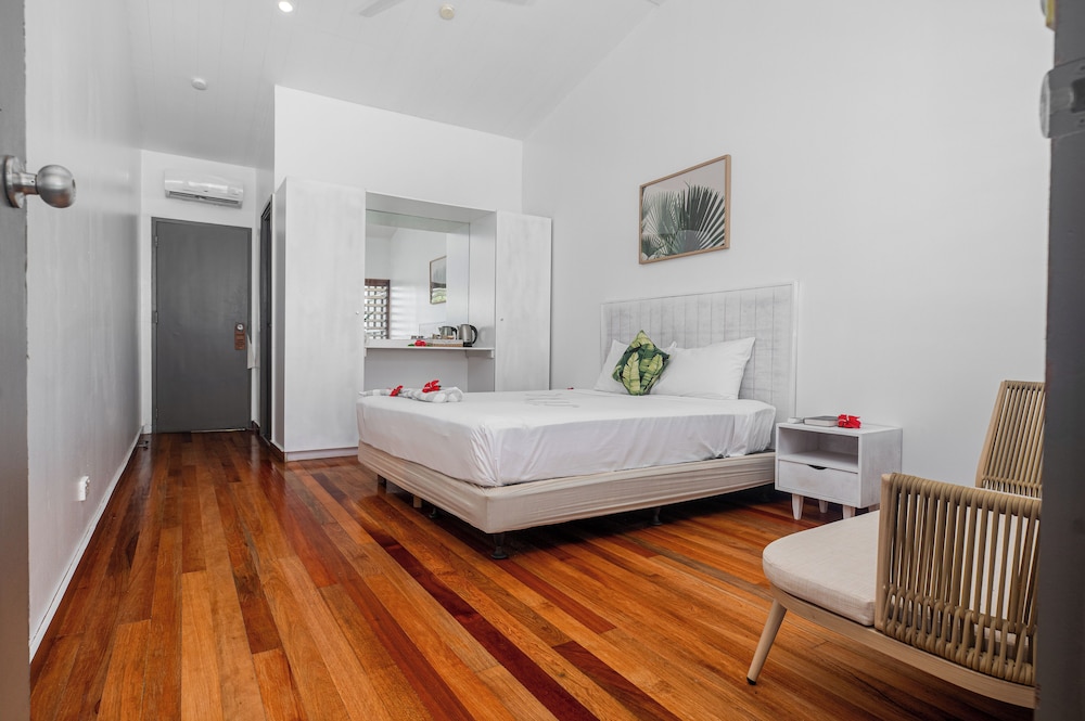 Ocean View King Room photo 3